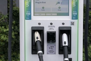 BKW entend installer en Suisse 600 stations de recharge rapide pour des véhicules électriques (archives). KEYSTONE/AP/JAE C. HONG